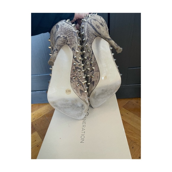 BCBG beige spike heel - Picture 6 of 6